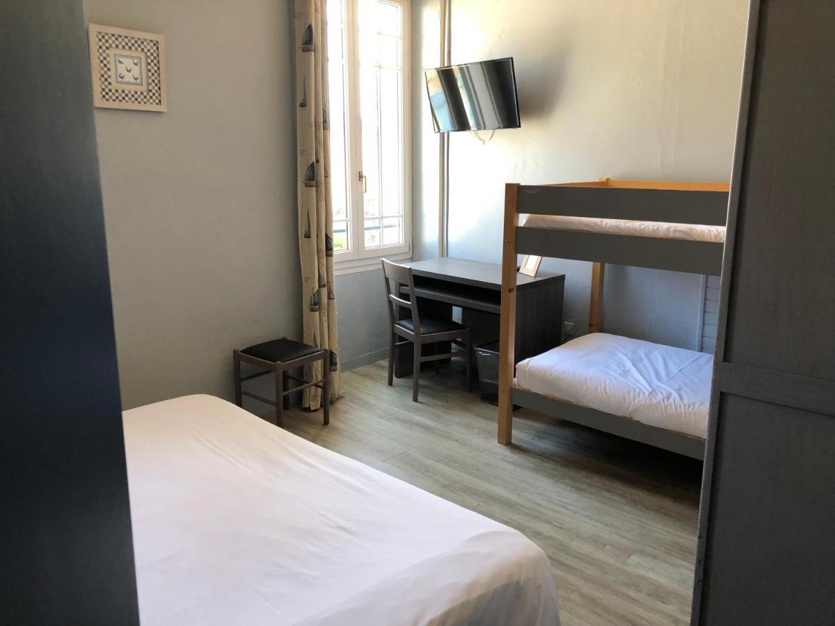 Hotel De La Poste - פיריאק-סור-מר מראה חיצוני תמונה